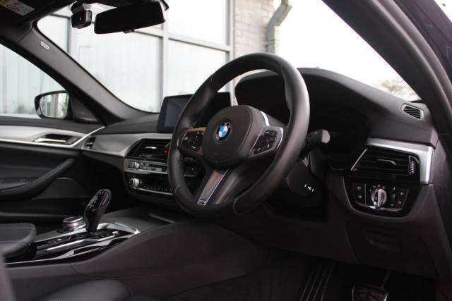 2020 BMW 5 Series 2.0 520d MHT M Sport Auto xDrive Euro 6 (s/s) 4dr
