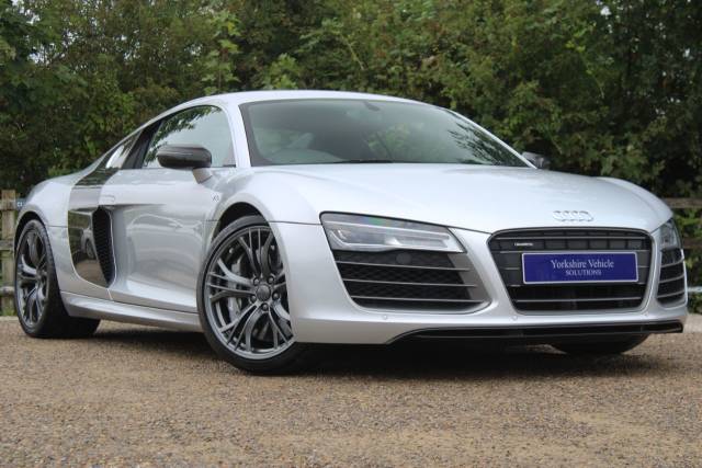 Audi R8 5.2 FSI V10 Plus S Tronic quattro Euro 5 2dr Coupe Petrol Silver