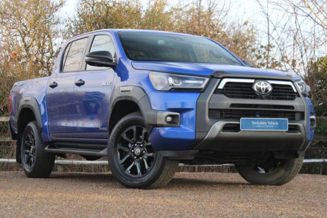 Toyota Hilux 2.8 D-4D Invincible X Auto 4WD Euro 6 (s/s) 4dr Pick Up Diesel Blue