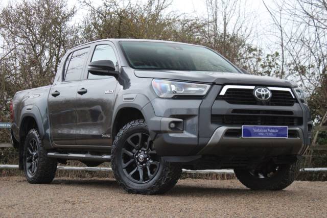 Toyota Hilux 2.8 D-4D Invincible X Auto 4WD Euro 6 (s/s) 4dr Pick Up Diesel Grey