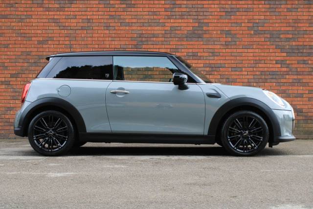 2022 Mini Hatchback 1.5 Cooper Exclusive Steptronic Euro 6 (s/s) 3dr